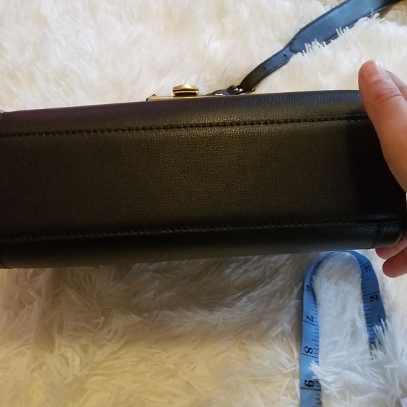 Michael Kors Kinsley Medium Top Handle - Picture 6 of 9